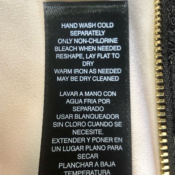 White House Black Market Lace Top Black Floral Sleeveless Crew Neck - Picture 10 of 10